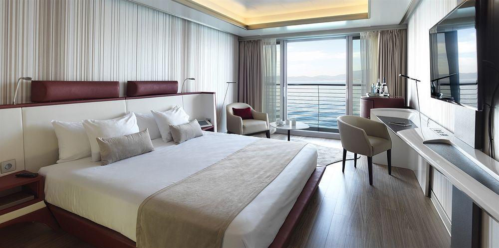 Sunborn Gibraltar Hotel Buitenkant foto