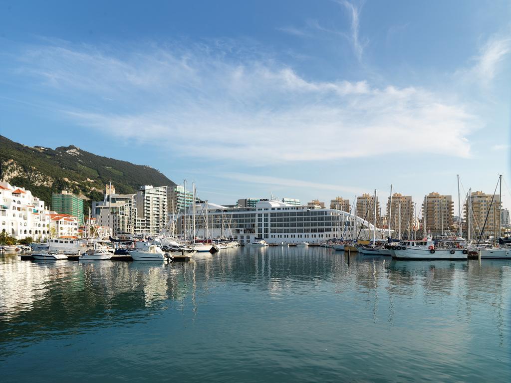 Sunborn Gibraltar Hotel Buitenkant foto