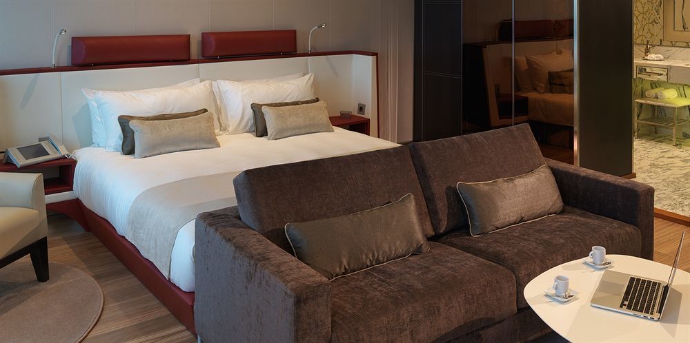 Sunborn Gibraltar Hotel Buitenkant foto
