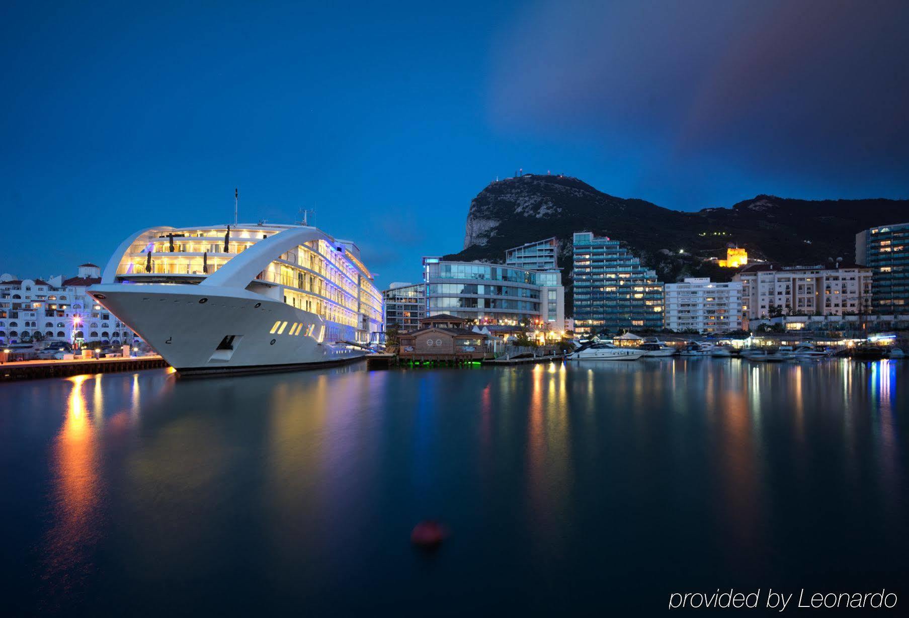 Sunborn Gibraltar Hotel Buitenkant foto