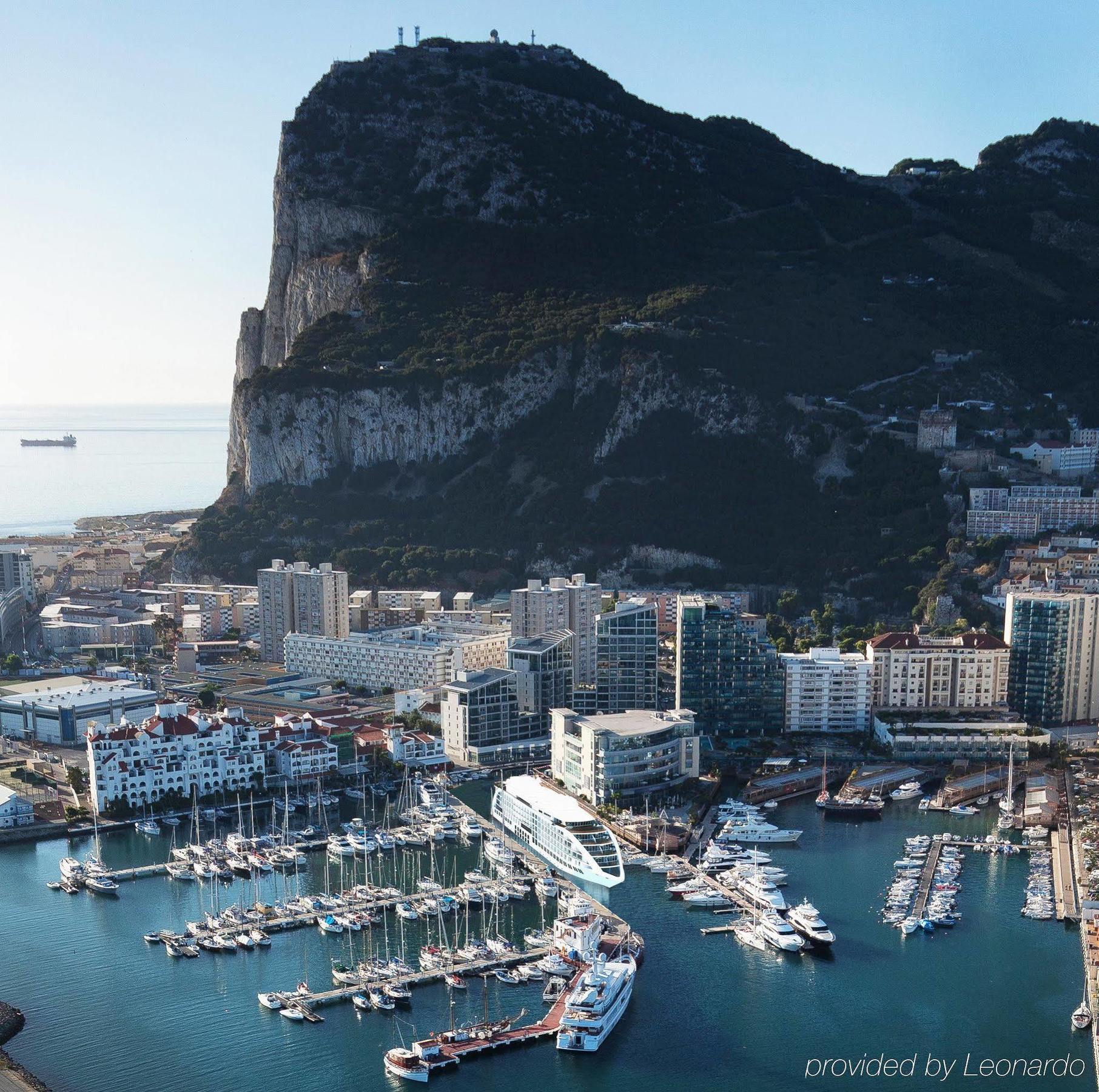 Sunborn Gibraltar Hotel Buitenkant foto