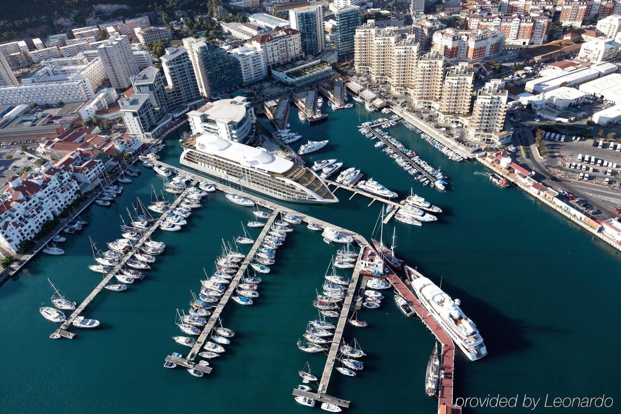 Sunborn Gibraltar Hotel Buitenkant foto