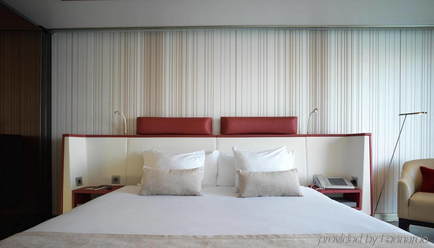 Sunborn Gibraltar Hotel Buitenkant foto