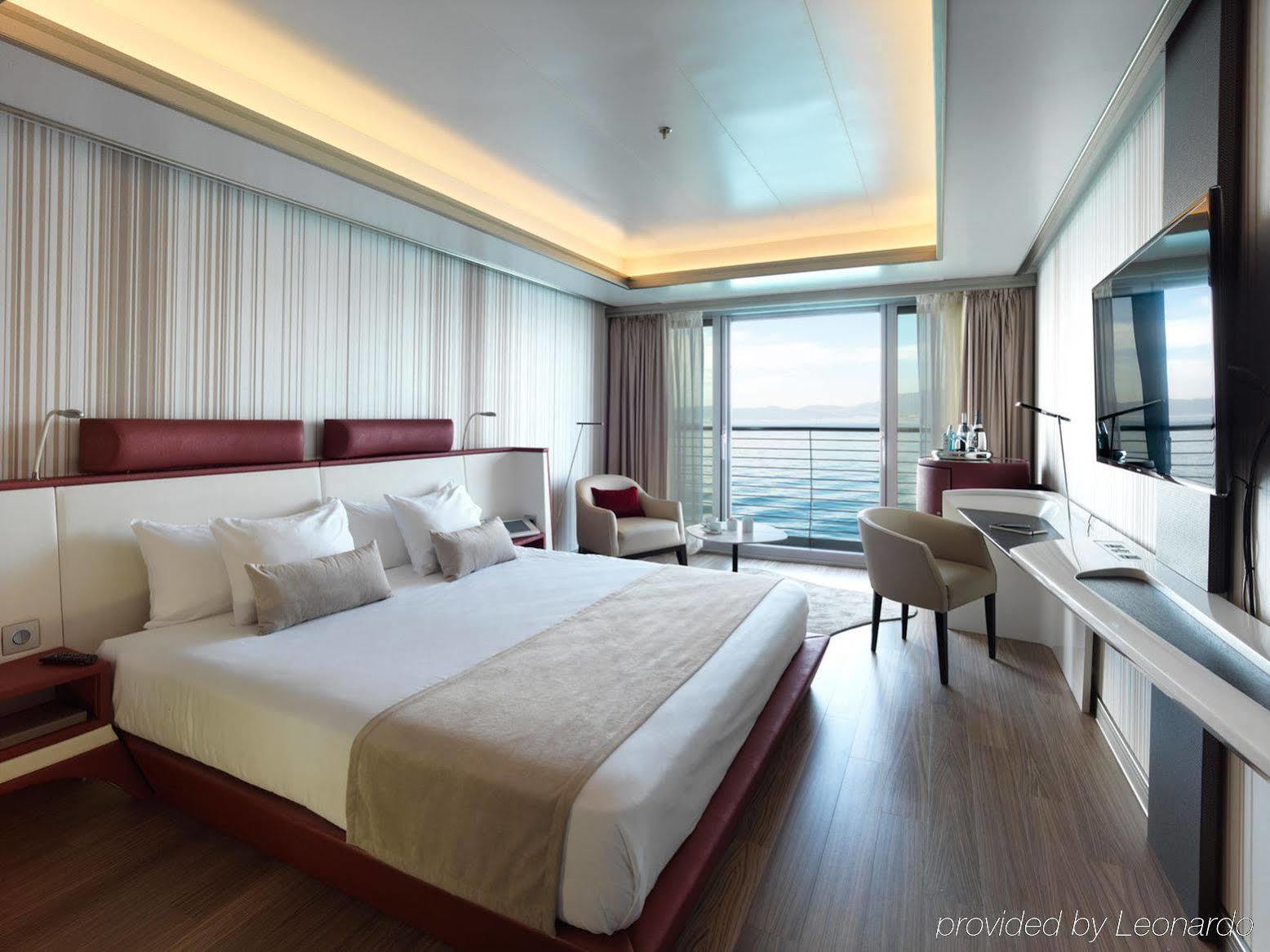 Sunborn Gibraltar Hotel Buitenkant foto