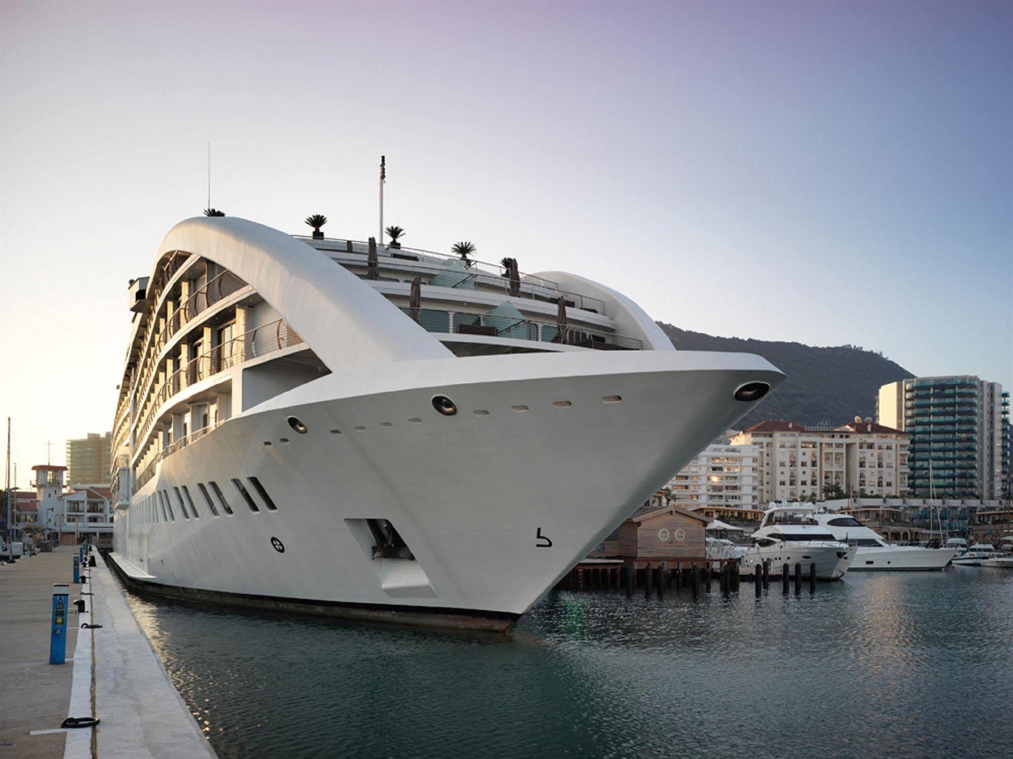 Sunborn Gibraltar Hotel Buitenkant foto