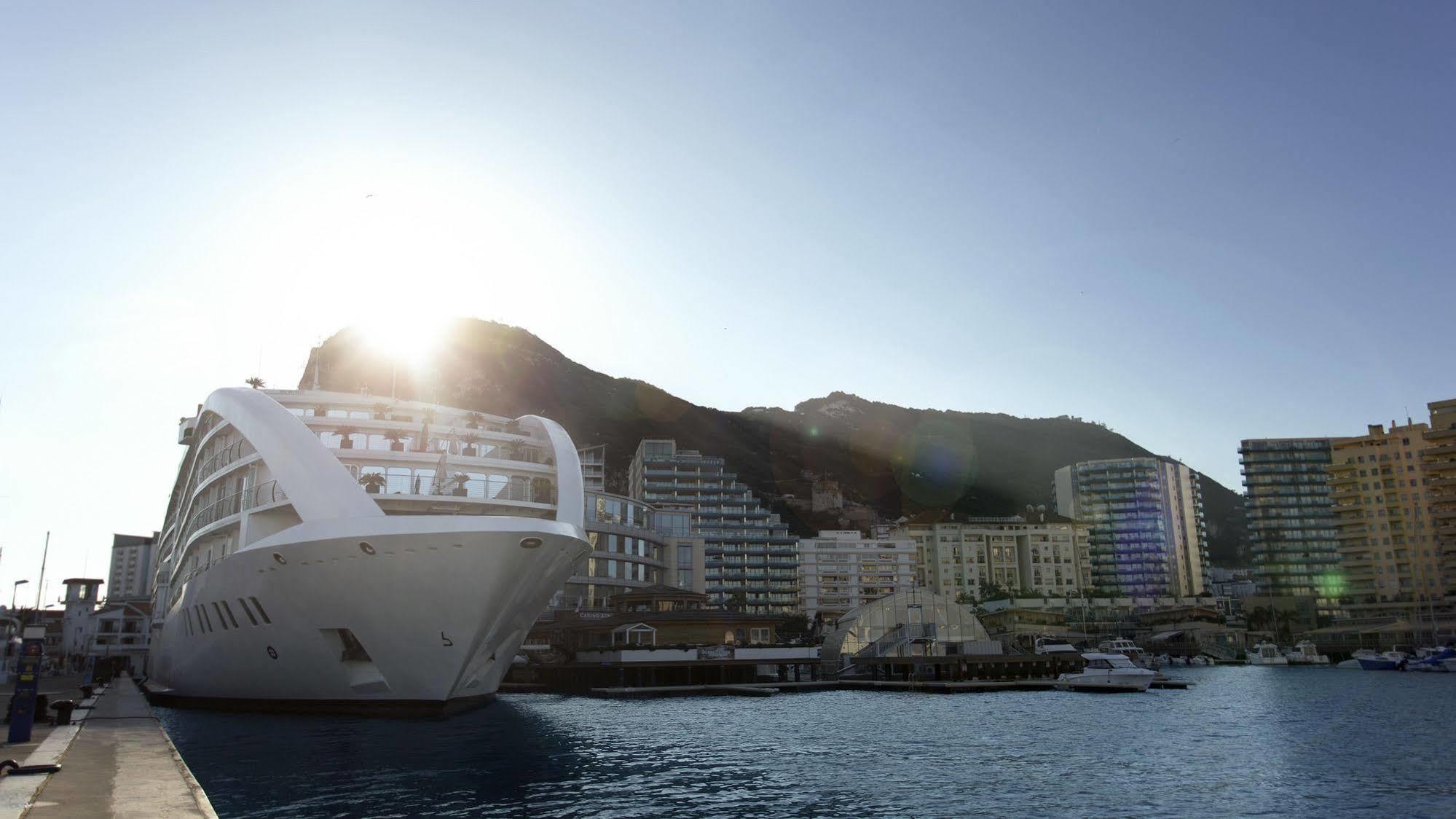 Sunborn Gibraltar Hotel Buitenkant foto