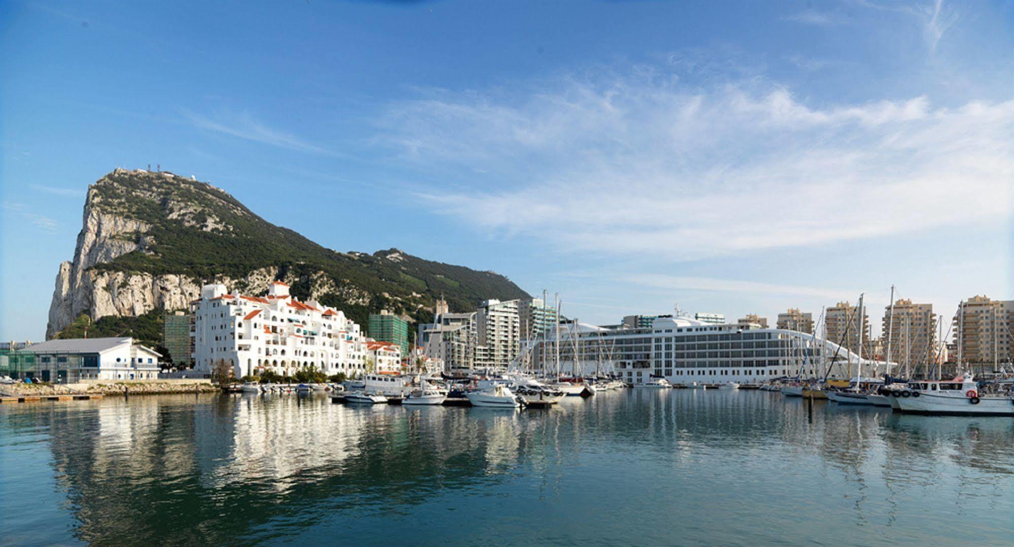Sunborn Gibraltar Hotel Buitenkant foto